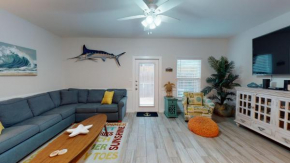 BC502 Beautifully Decorated Townhome, Heated Pool, Garage Access